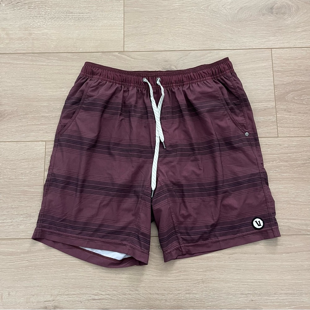 Vuori Kore Short Canyon Texture Block Red Size Large